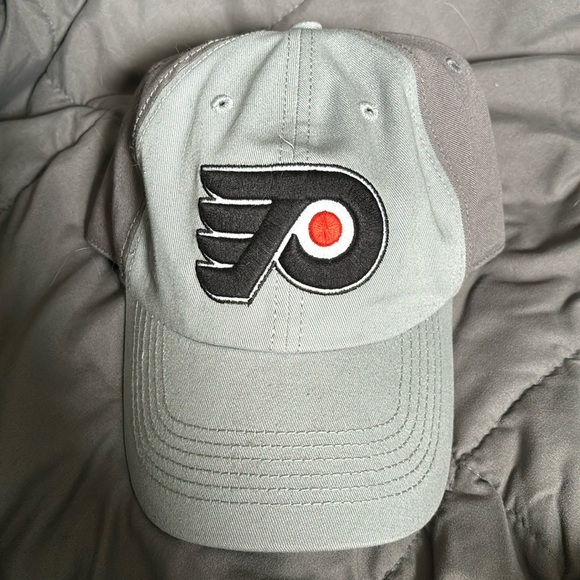 NHL Flyers Hat - Picture 1 of 5